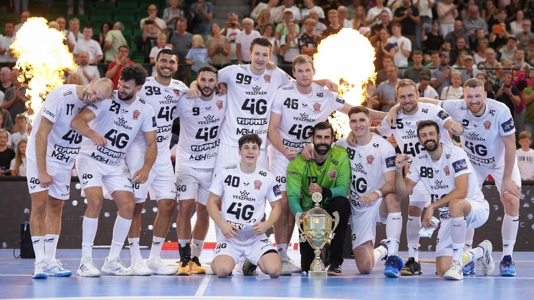 Fanion Vintage Club Handball Hongrois Fotex KC Veszprém - Rare